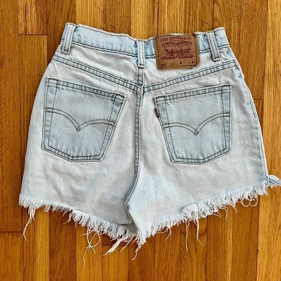 Vintage Levi’s 512 Shorts - Picture 2 of 5